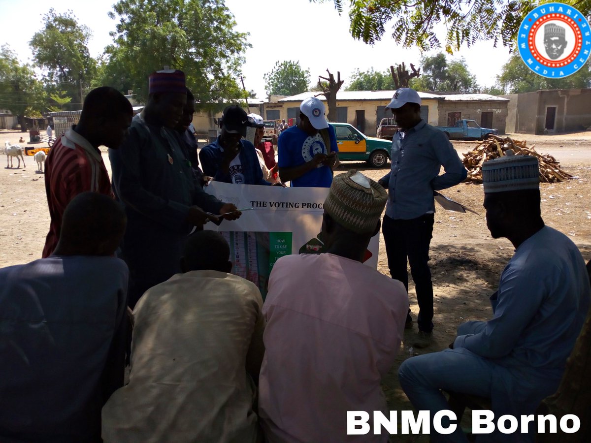 BMB_Official1's tweet photo. Photos News:
Today during our BNMC Activities in various communities of Borno State, at #Gwange 1,2,3 and 4, on delivery the massage of how to vote all APC candidates in the fourth coming General elections on 16th February 2019.
#BNMCBorno #BNMCVolunteers #BNMCActivities https://t.co/OA2zEQBOl7