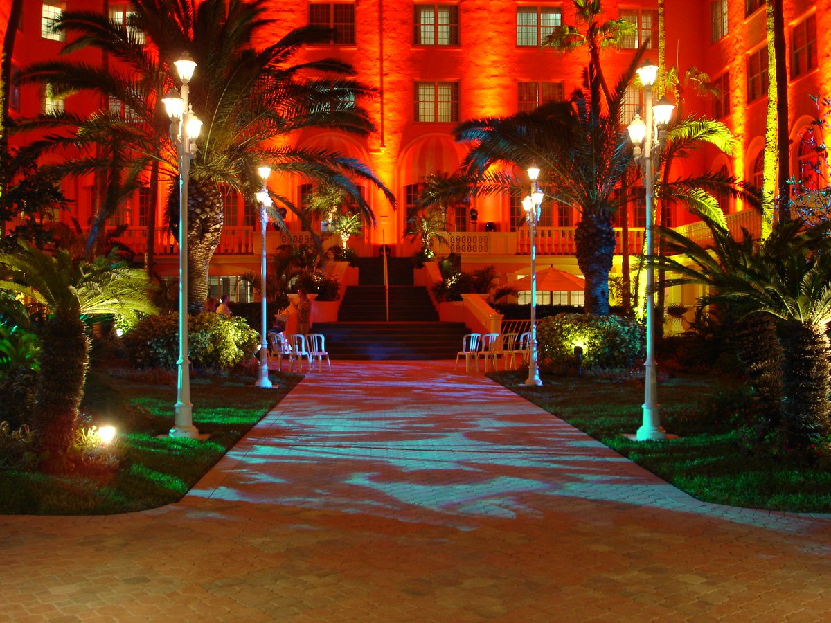 BayStageLive's tweet photo. Red is an emotionally intense color and works great as a theme for many events. It is associated with energy, strength, power, determination as well as passion, desire, and love... 

#LightingTampa #TampaEvents https://t.co/kH8s3FW5E7