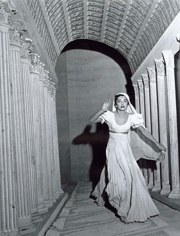 #MariaCallas in #LaVestale by #GaspareSpontini, #TeatroallaScala #Milan #Italia
, #c1954