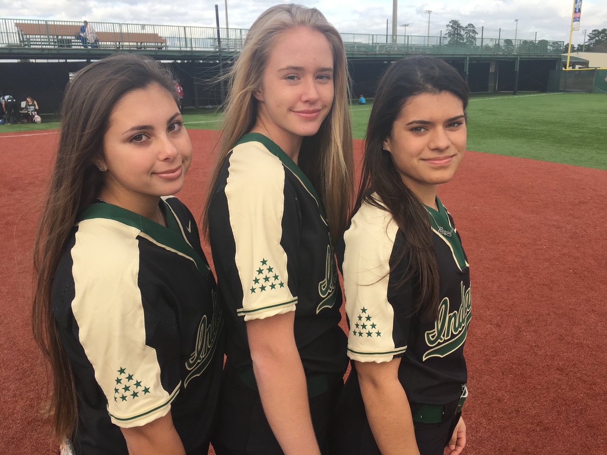 FEATURE: When <a href="/sfhssball/">Santa Fe HS Softball</a> took the field this week for their first game, their new uniforms for the 2019 season had something special-10 stars, one for each of the victims of last May's shooting | <a href="/TXPrepSoftball/">Texas Prep Softball</a> #SantaFeStrong 

✍️: <a href="/jokoch09/">Joshua Koch_Humble ISD</a> 

READ MORE: texas.vype.com/houston/post/1…