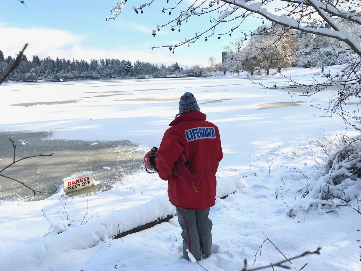 Please stay off the ice! And keep dogs on a leash near the water. The ice is thin on our ponds and lakes despite the cold weather. Our lifeguards are out daily this week making people aware. #VanParkBoard