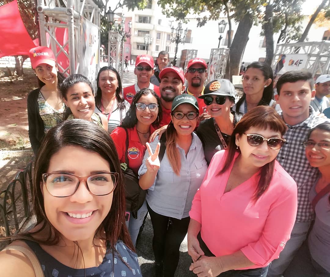 Albanys Montilla (@albanysmontilla) on Twitter photo #JuventudInvencible Juventud Patriota la que a diario sale a la calle a trabajar, estudiar... A construir un mejor país! Respaldada por nuestro presidente <a href="/NicolasMaduro/">Nicolás Maduro</a> 😌 #JuventudInvencible Juventud Patriota la que a diario sale a la calle a trabajar, estudiar... A construir un mejor país! Respaldada por nuestro presidente <a href="/NicolasMaduro/">Nicolás Maduro</a> 😌