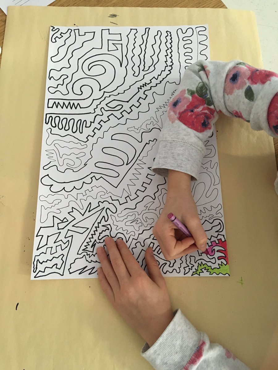 Kindie146's tweet image. We’re taking a line for a walk! Stay tuned for the finished colour masterpieces soon. #linedesign #elementsofdesign #artmatters @Minesingtweets #scdsb