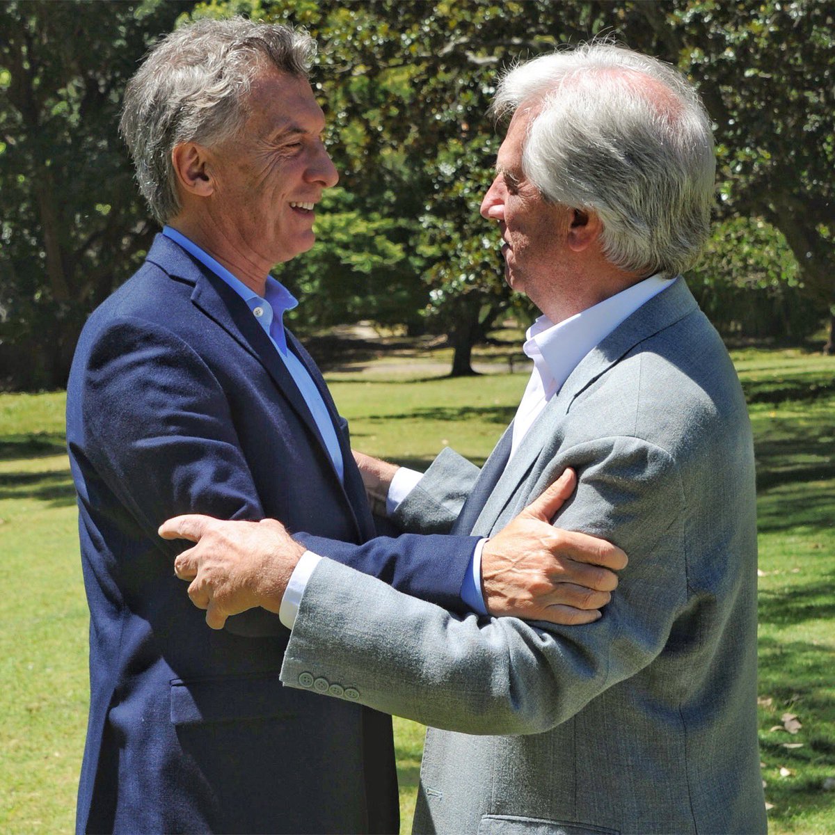 Hoy me reuní con el presidente de Uruguay, Tabaré Vázquez, para analizar la situación en Venezuela y coincidimos en la importancia de dinamizar el Mercosur para fomentar más oportunidades y acuerdos comerciales.