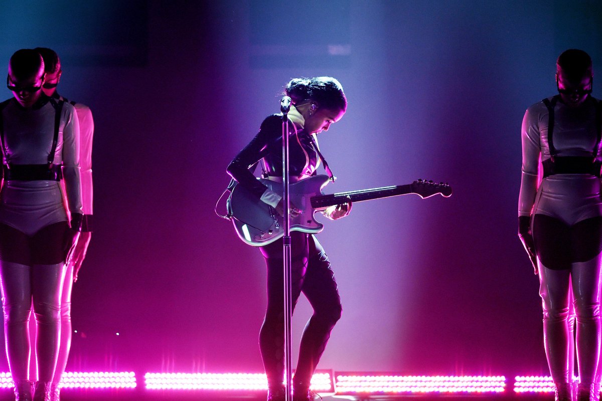 jmonaepics's tweet photo. Janelle performing at the 61st Grammy Awards https://t.co/0MGwIM8lLe