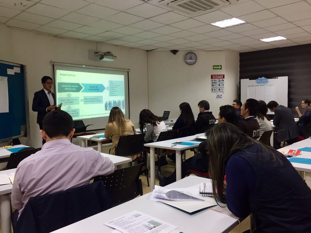 juliolopezdata's tweet photo. Hoy estamos en #Ambato en el primer taller de implementación del #LabUrbanoAmbato en el marco del programa de #CiudadesSostenibles de @GIZEcuador junto al @gadambato https://t.co/4zKtg3V4wO