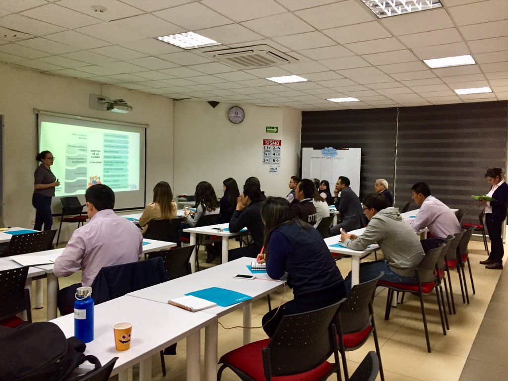 juliolopezdata's tweet photo. Hoy estamos en #Ambato en el primer taller de implementación del #LabUrbanoAmbato en el marco del programa de #CiudadesSostenibles de @GIZEcuador junto al @gadambato https://t.co/4zKtg3V4wO