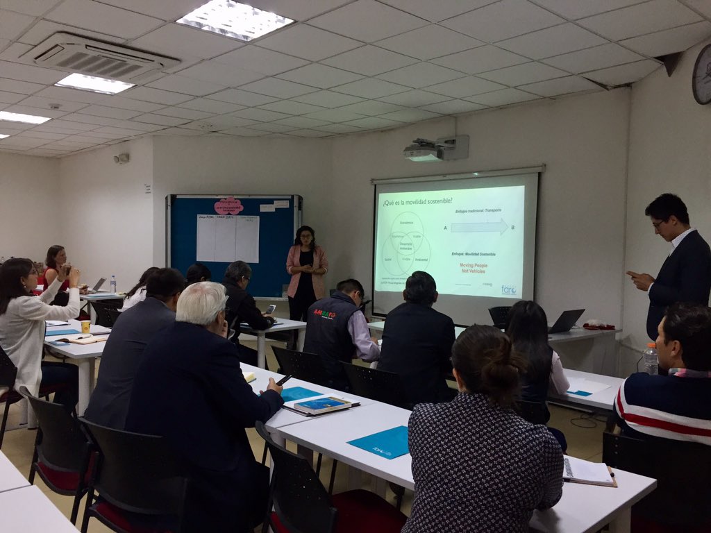 juliolopezdata's tweet photo. Hoy estamos en #Ambato en el primer taller de implementación del #LabUrbanoAmbato en el marco del programa de #CiudadesSostenibles de @GIZEcuador junto al @gadambato https://t.co/4zKtg3V4wO