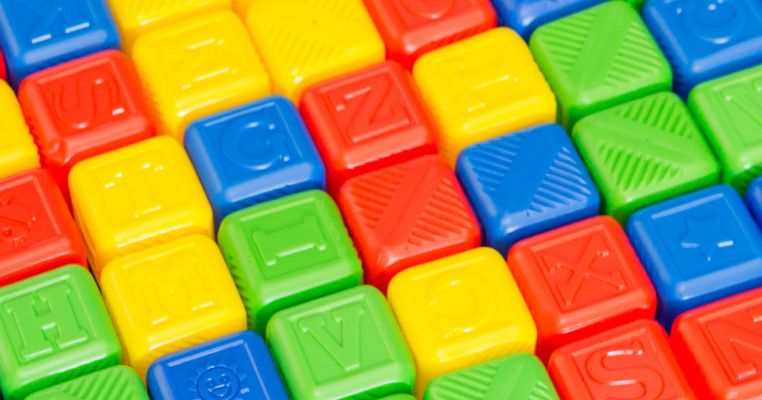 YorkLibraries's tweet image. Did you know that preschool children playing with blocks🏗️ build a lot more than just towers? #YCL families build STEM skills through block play in our #weebuild program.👁️👏🏼 bit.ly/2BwoOcC