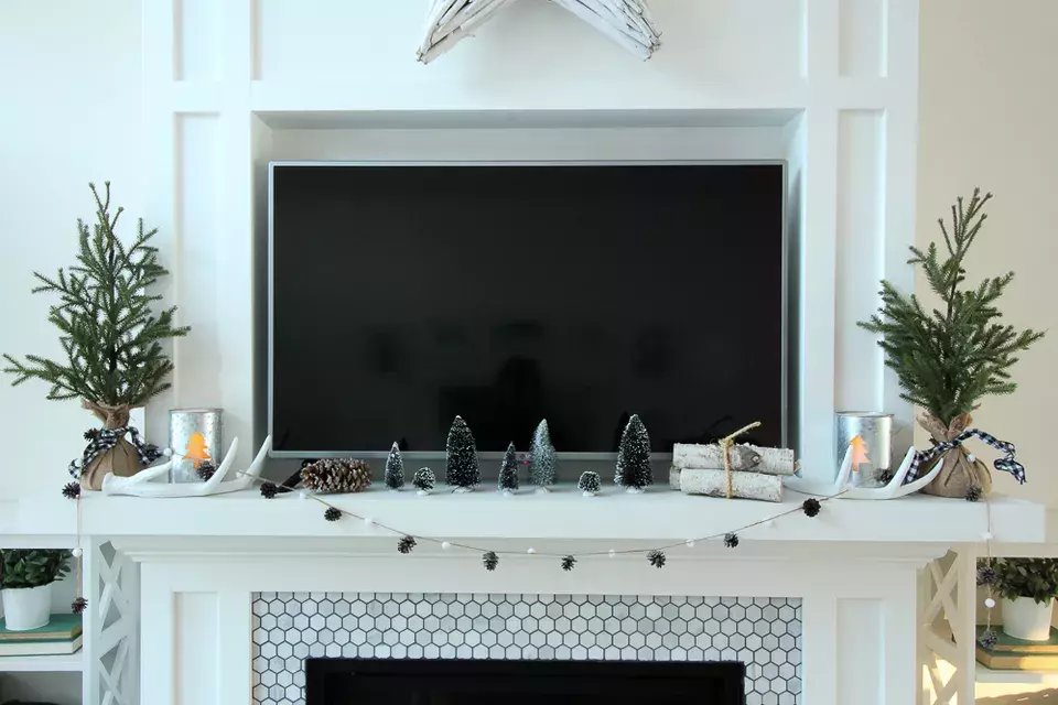 DutchOil's tweet image. Enjoy the last few weeks of #winter with these mantel decorating ideas. #HomeDecor vlsm.io/tyv