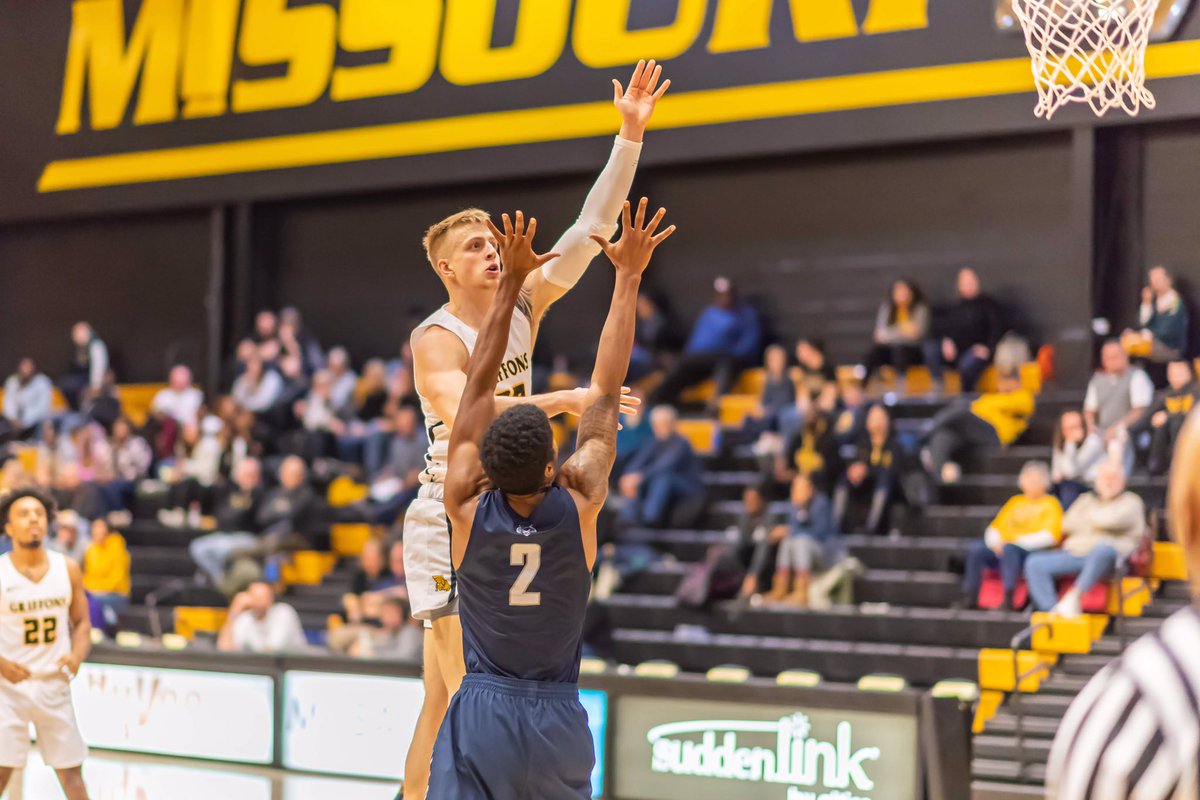 CoachSundance's tweet photo. 🗣#PFTS⏳ TONIGHT IS 1️⃣ of 2️⃣ HOME GAMES LEFT TO SEE THIS LEGACY LEAVING #seniorclass2019 for @MWSUMBB
#griffup🦁🦅🤙🏻 #BNC🔋 #BYOJ🥤 #LooneyLoud📣
@LavonHightower @Alex_thegreat33 #twitterlessBHUD https://t.co/ipWhR9XnIp