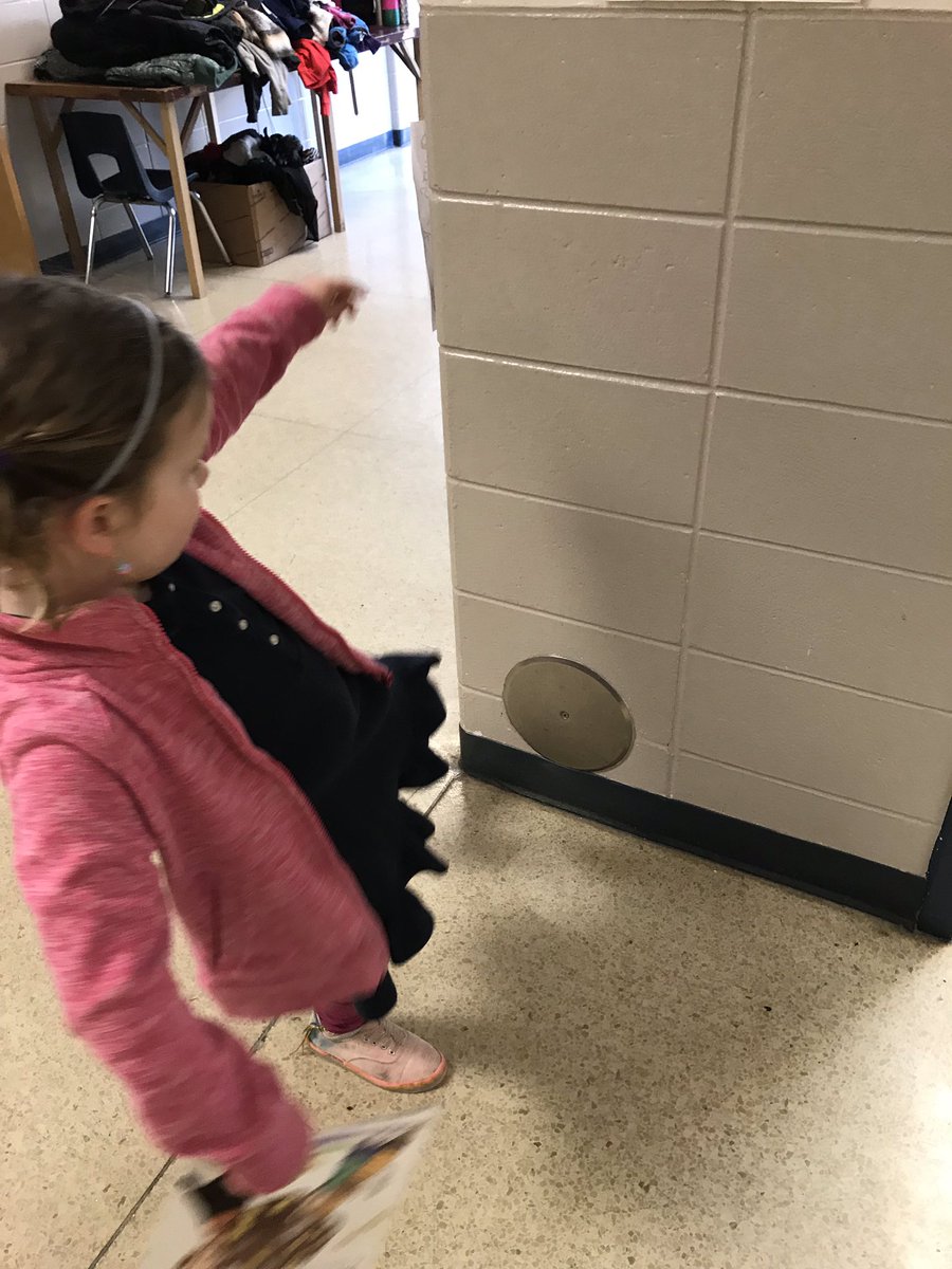 Ms_Osler's tweet photo. When we were walking through the halls today, we investigated the different shapes all around us! Math is everywhere! #blockA #BUcoe @ryanflessner https://t.co/5YCgQkjdmt