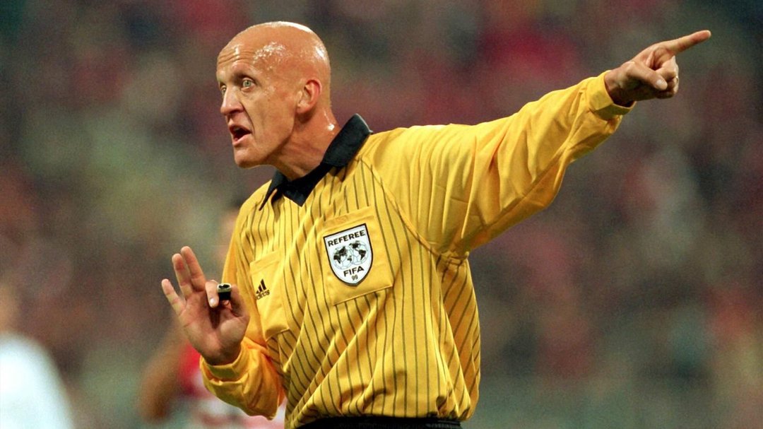 Twitter 上的1хBet："😳 🎉 Happy Birthday to the man ever to grace football pitch... - Games: 465 - Cards: 1489 - Red Cards: 131 Pierluigi #Collina turns 59 today! https://t.co/O9A78KyC4P" Twitter