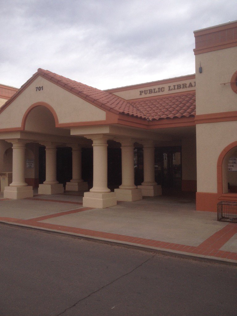 KVIIDrew's tweet photo. All is calm at the Library in Clovis and across the street inside Curry Co. Courthouse closing talks begin@KVIIDrew https://t.co/RHriMmy5Ne