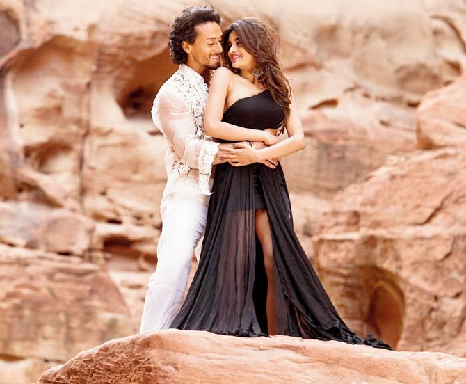 Tiger_sir_fan's tweet photo. Milo chale ham saath👫 par
Q ❔ban na sake ham hamsafar💑..
Palko 👀se he lag ke gale
Rone lage mere nazar😭....
#Tigershroff
❤
❤
#NidhhiAgerwal
❤
❤
#MunnaMicheal
❤
❤
#Pyarho
❤
❤
#ValentinesDay2019
❤
❤
#ValentinesWithMolars
❤
❤
#Valentines
@AgerwalNidhhi https://t.co/nifRrUVaIK
