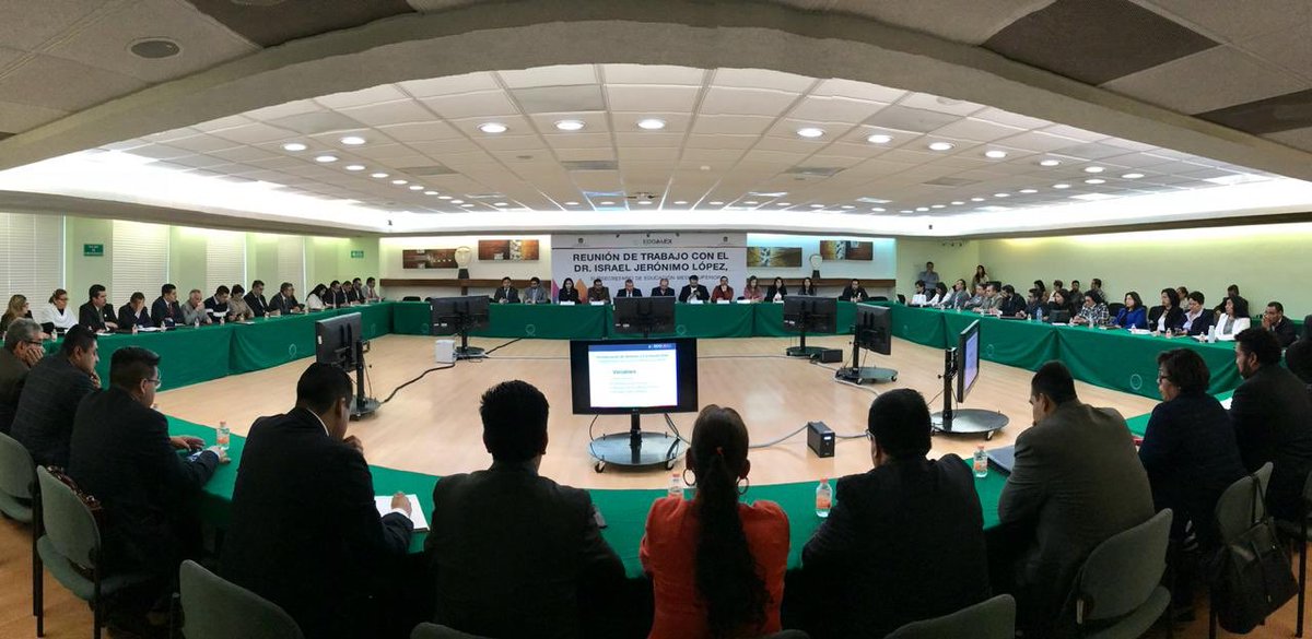 Nuestros Directores de Plantel en reunión de trabajo con el Subsecretario de Educación Media Superior, el Dr. Israel Jerónimo López <a href="/israeljeronimol/">Israel Jerónimo López</a> y el Director General del CECyTEM <a href="/ignacio_rubi/">Ignacio Rubí</a> #SomosCECyTEM #EscuelasFuertes #ApoyosFirmes