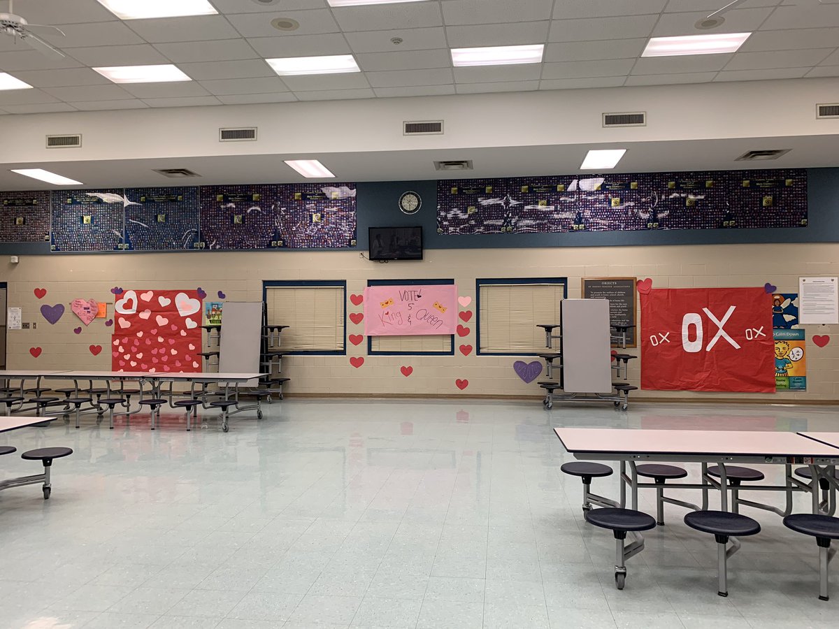 metzelementary's tweet photo. Metz Cobras are getting ready for their Valentine’s Dance 💕 https://t.co/C7rruiCU5N