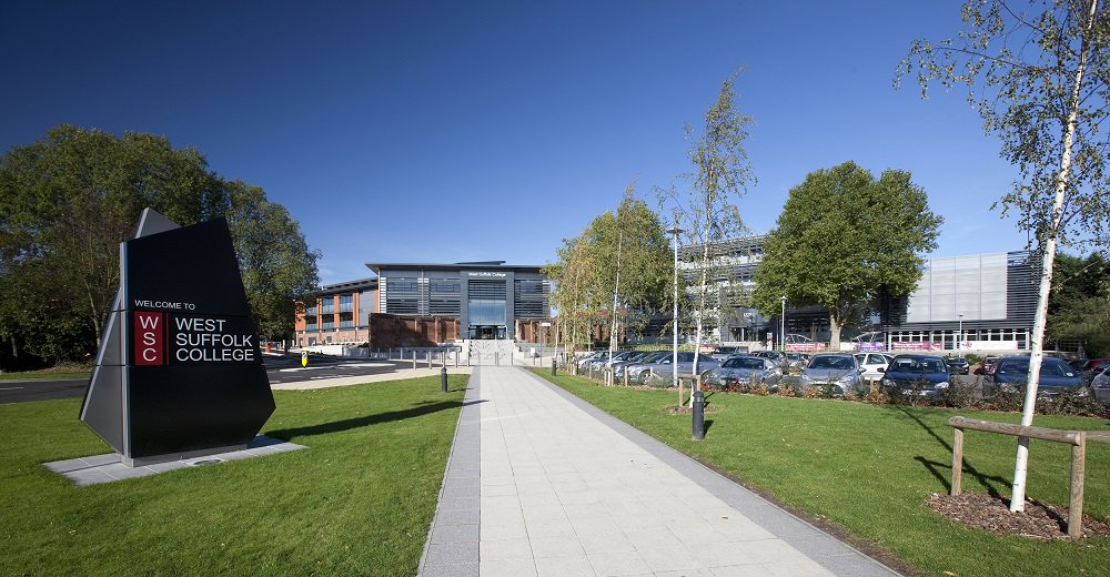 WestSuffolk's tweet image. This Saint Valentine’s day, will you @philiphammondUK join us in sharing the love - and commit to fair funding for colleges? #LoveOurColleges #valentinesday #ValentinesDay2019