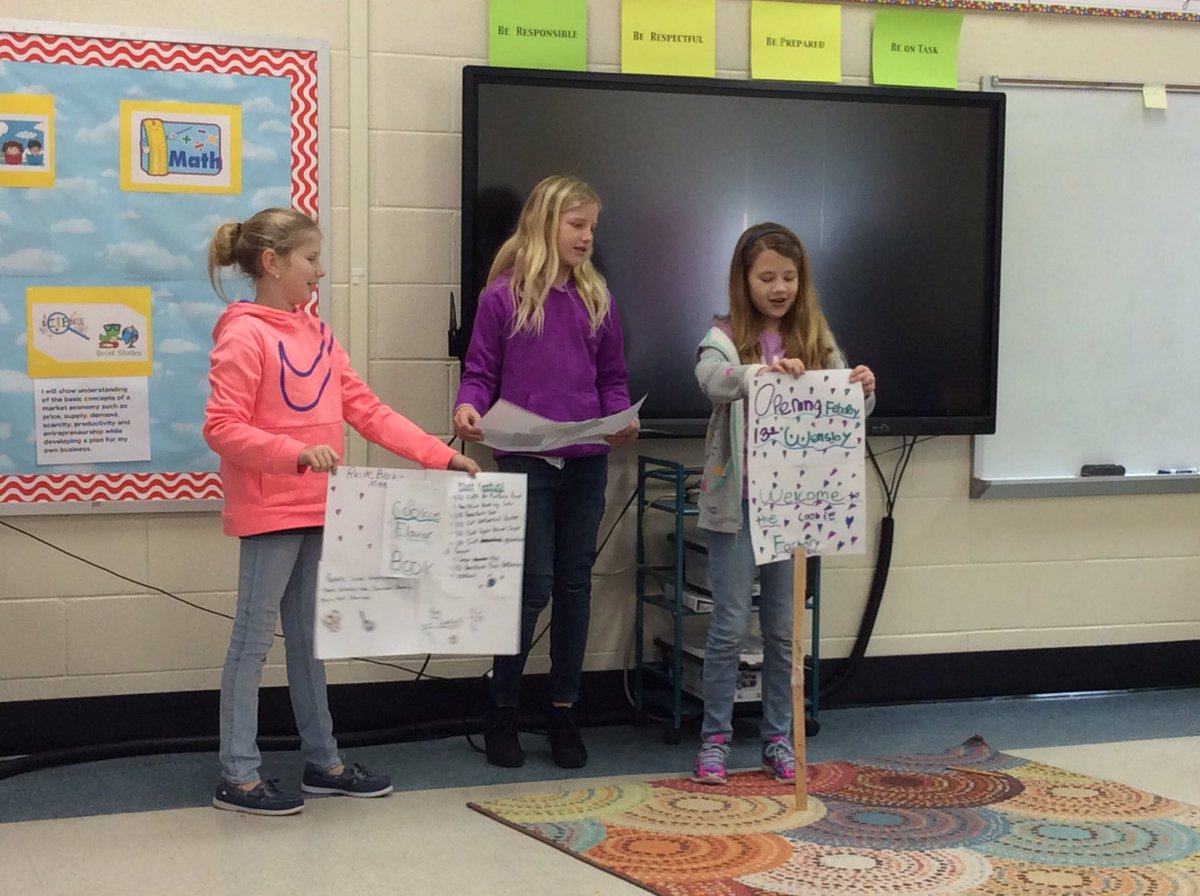 Mrs. Fritts SS class presenting their smoothie/brownie/cookie small business plans that include product, profit and/or loss.  ❤️
#YourFutureOurFocus <a href="/dcsnc/">@DCSNC</a> <a href="/emilylipe66/">Emily Lipe, Ed.D.</a> <a href="/DeanaColey/">Deana Coley</a> <a href="/WillardApril/">April Willard</a> @tarheellow <a href="/DrHedgeAP/">Dr. Dara Hedgecock</a>