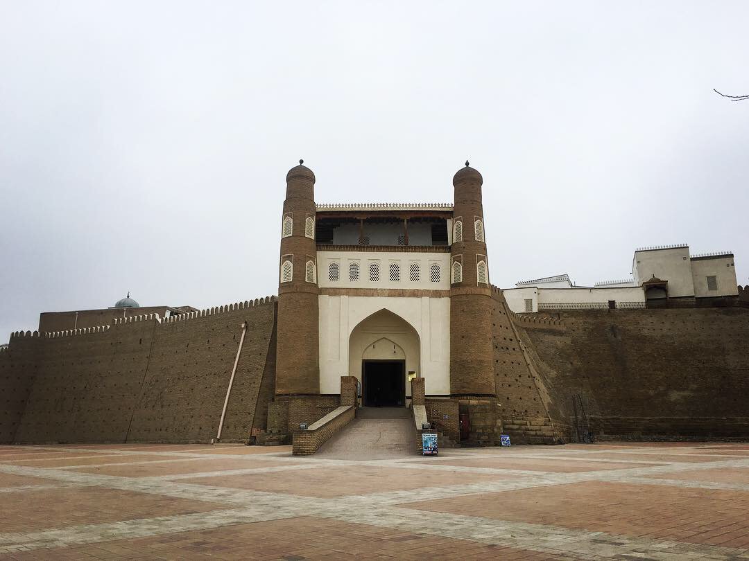 RussiaWandering's tweet photo. Enjoy Bukhara’s stunning architecture 
#WanderWednesday https://t.co/6eJITMgtTQ