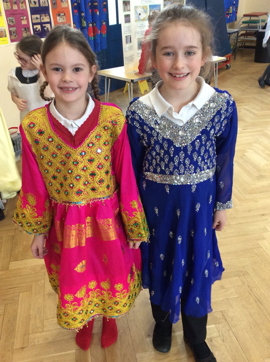 KnypersleyFirst's tweet photo. Class 7 enjoyed learning all about the Islamic faith. They asked lots of interesting questions. #faithinfocus #multiculturalworld https://t.co/pvI7JRWmVX