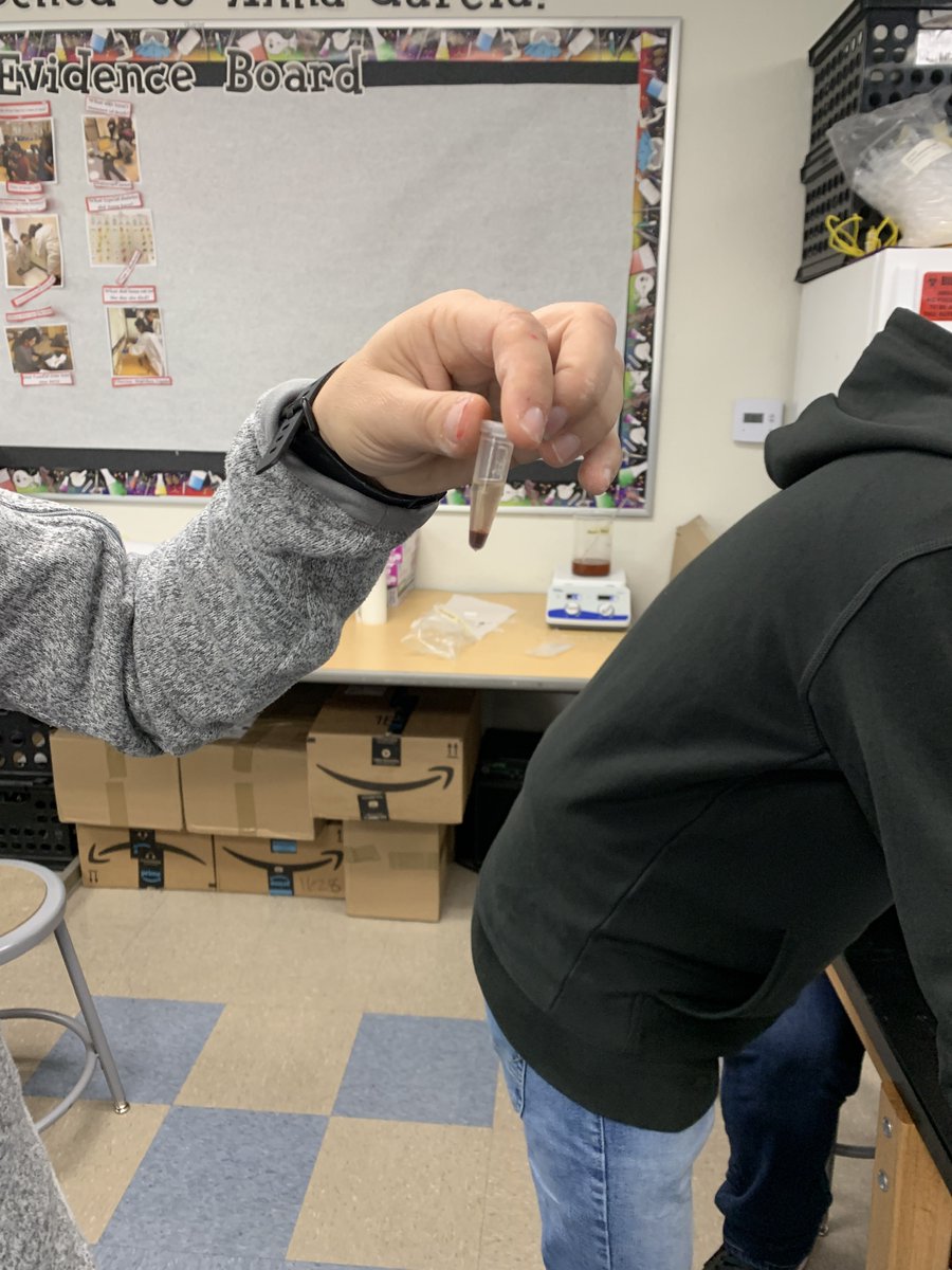 mscp_hs's tweet photo. #BiomedicalScienceWednesday Students in #PLTWPBS examining blood samples to find the hematocrit percentage. #hematocrit https://t.co/qUgLGuJvGq