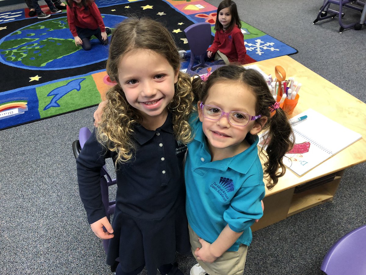 MrsCovert27's tweet image. Two of our girls have piggie tails! What cuties! #davisme