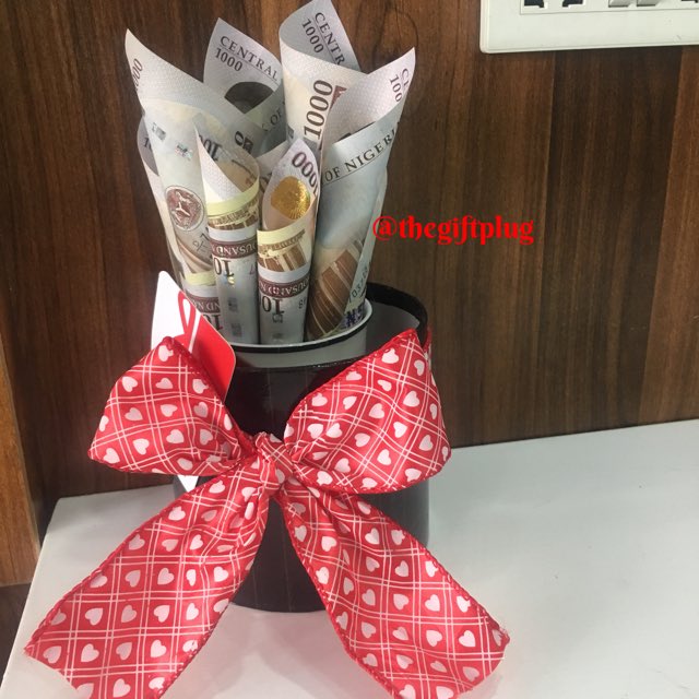 thegiftplug's tweet photo. Outchea playing Cupid! #ValentinesDay2019 #thegiftplug 

🌈🎀🎁💞💖💕💝🌹 https://t.co/VyP81r4PrS