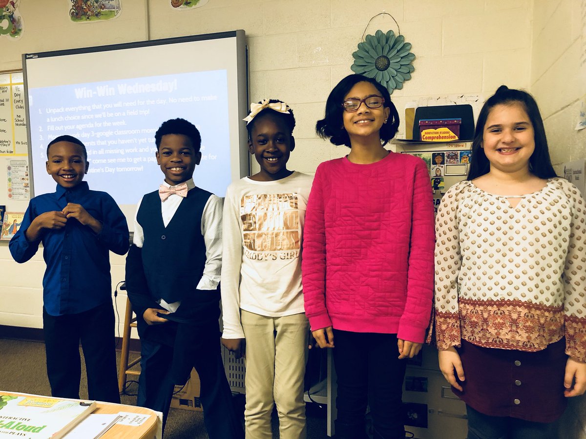 MsLybrand's tweet photo. Dressed in our best! We had such a fun time on our field trip to the Philharmonic, thanks @lrayner 🎼 https://t.co/U7vrMO6Uwa
