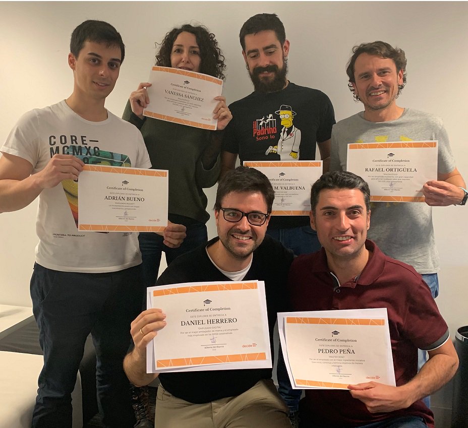 Los ganadores de los #PremiosDecide y @ORQUESTWFM de 2018 a los valores de la #empresa: Adrián Bueno, Vanessa Sánchez, Javier Martínez, Rafael Ortiguela, Daniel Herrero, Pedro Peña y Carlos García 🙌.
¡Gracias por vuestro esfuerzo y vuestro trabajo diario!