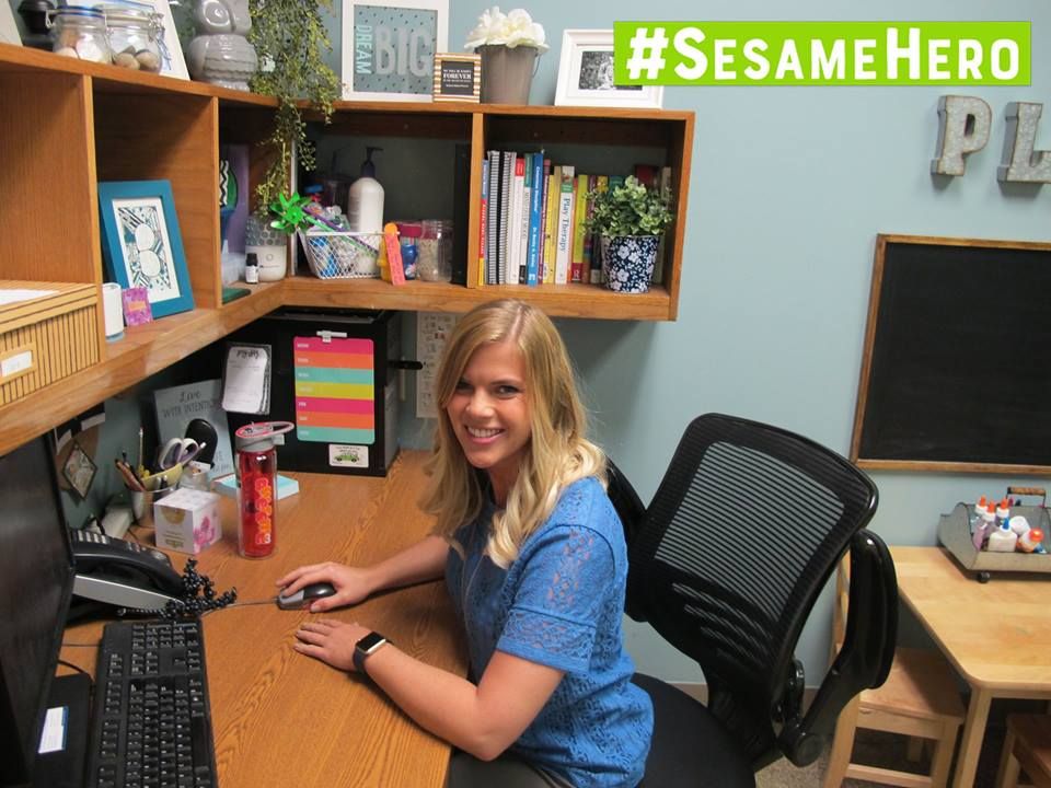 SesameCommunity's tweet photo. "Children can grow from their experiences and out of their experiences into wonderful people." Meet #SesameHero Brit, Child and Family Therapist at @tcpkc! Thank you for your great work! #SesameCommunity https://t.co/gdMTDTKvWu