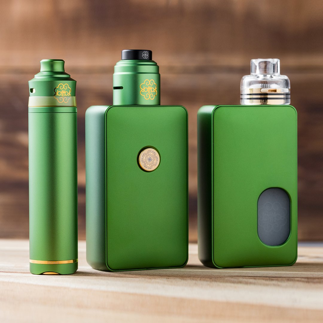 dotmod's tweet photo. Pick one 💚💚💚

🌐: https://t.co/prTvoTQIM3
📸: artofexhale (on instagram)

#dotmod #green #gang #squad #squadgoals #collection #dotbox #dotmech #vape #vapenation #wednesday #humpday #wednesdaythoughts https://t.co/3JUmcL0Ids