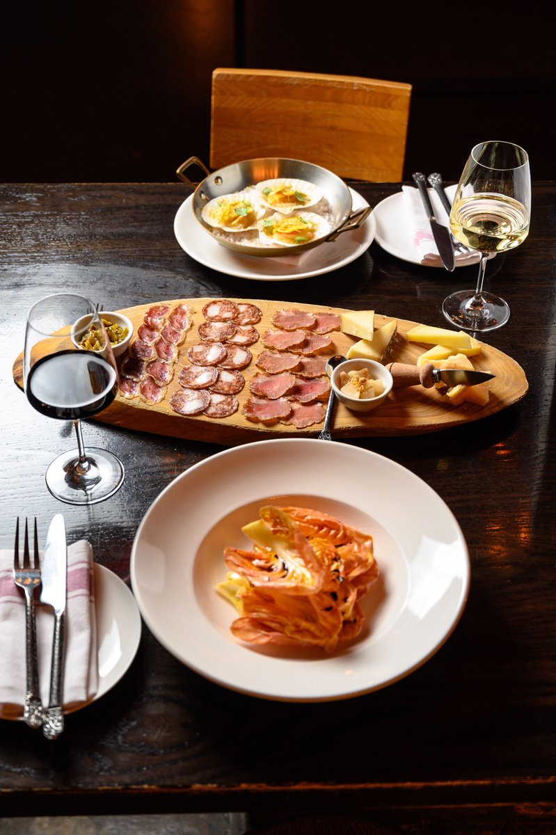 Still a few spots left at our locations for Valentine's day. Book your lunch and dinner in Yorkville or dinner in King West before it's too late. Call or visit our website to reserve. 
#Valentines 
#Yorkville 
#KingWest