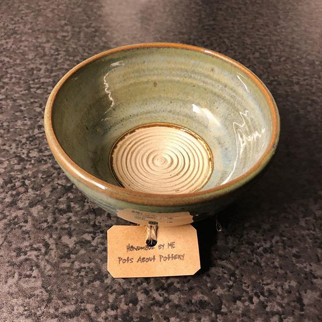 Got a lovely new shaving bowl from @potsaboutpottery! It’s not only great looking with tons of character, but it lathers so much better than my old stainless bowl (which I never liked). Everyday luxury 👌 bit.ly/2E7RbiS