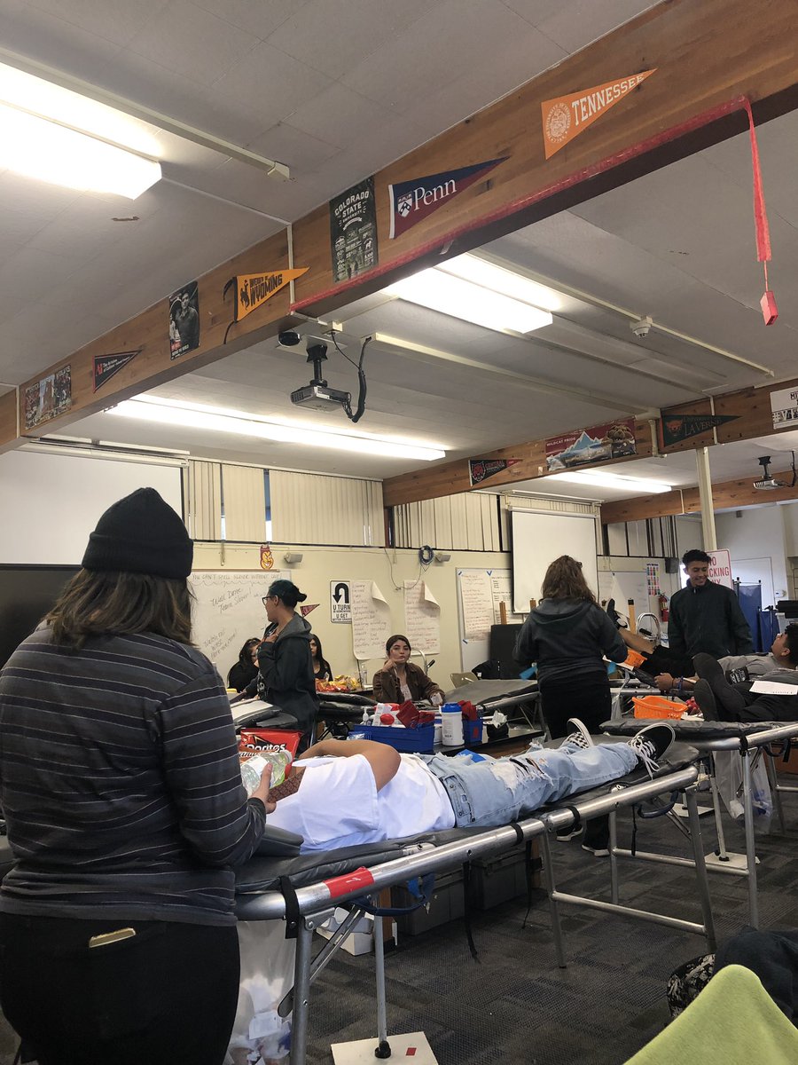TheCupofJoe1's tweet photo. Blood drive #3 in full effect! Slover students have donated over 100 units of blood already this year. Another great day to be a cougar @SMHS_CJUSD @EdrinaFraijo @JerryAlmendarez https://t.co/evExs7nur8