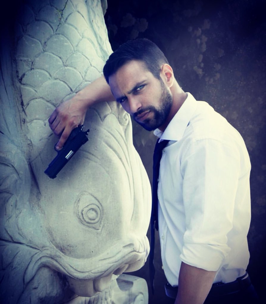 Clickche1's tweet photo. Hoy sale a la luz uno de los últimos proyectos de nuestro crack @Jesus_Castro_5 👏🏽📺
Desde las 22:40 en @telecincoes comienza #SecretosDeEstado. ¡¡Mucha suerte!! 🍀
.
.
#JesúsCastro #TV #Actor #Series #Telecinco #picoftheday #picture #PrimeTime #Clickche #Equipazo https://t.co/Kyv4ZXHAFF