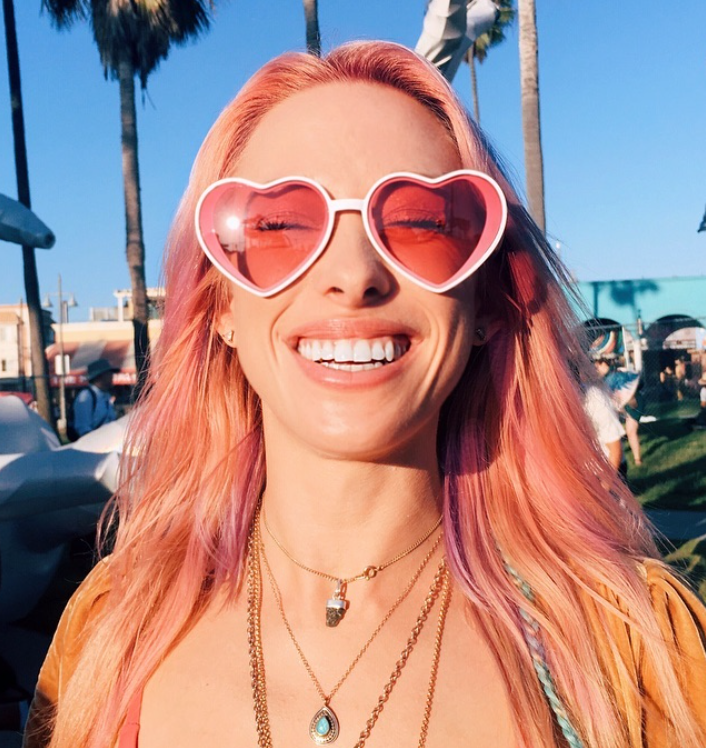 AloxxiHair's tweet photo. Anyone else as excited as we are to celebrate Galentine's Day?? Adorable photo via @meganleejoy #WhatsYourColorPersonality #PinkPlease #Aloxxi #AloxxiHair #HairGoals #HairTrends #HairOfInstagram
#GalentinesDay #ValentinesDay https://t.co/j31XgKjLCc