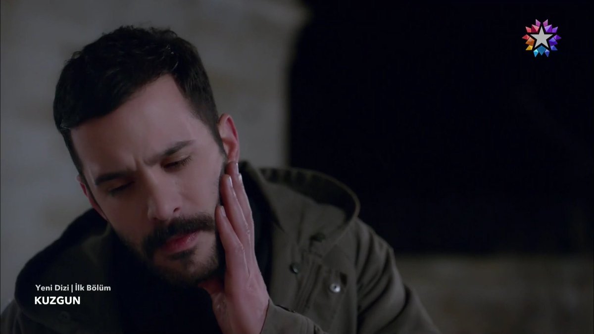 DiziciBagyan's tweet photo. 2 dakikalık sahnede neler oldu öyle?..
Aa ben şok! Jdjdjdjd #Kuzgun #KuzDil https://t.co/oS7w9LJmho
