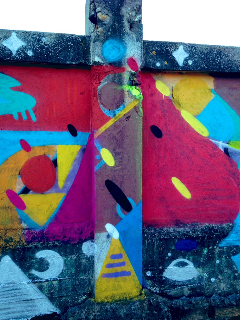 raptoer1's tweet photo. @Ayto_Sevilla
@SevillaOcio
@diariosevilla
Así le doy un rostro distinto al #parqueinfantaelena pa que no se vea todo triste. Un poco de color y alegría para los usuari@s.
#artepopularandaluz #sevilla #raptore #art #streetart #paint https://t.co/HaLUed5k3H