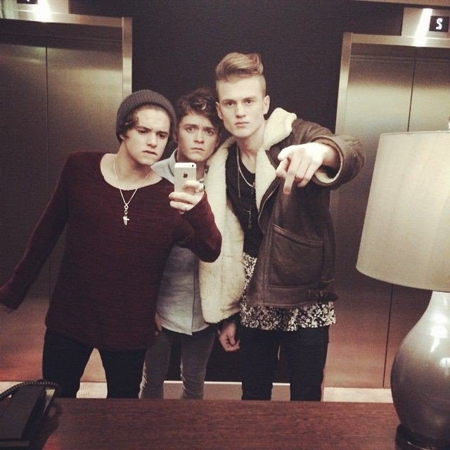 TVconnorth's tweet photo. @TVtristanth @ThevampsBradTH Happy Valentine's Day Bro https://t.co/LkN0c842hQ