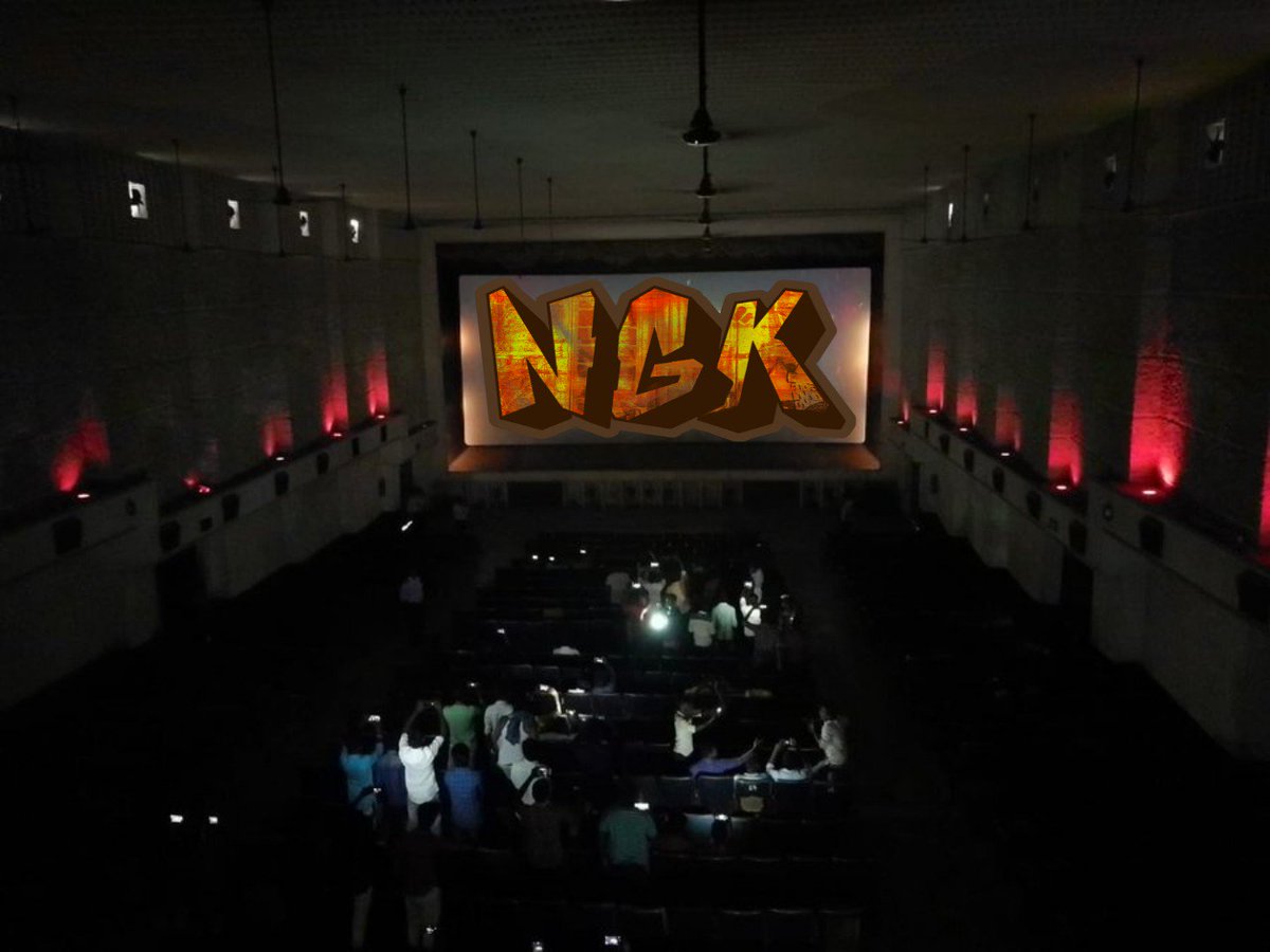 MoeJoeMJ's tweet image. #NGKTeaser leaked ah 😲

But theater la dhan kootame illa 😂

Link here 👇👇👇👇
youtu.be/pn6M7_L1JbQ

#NGK #NGKTeaserCelebration
