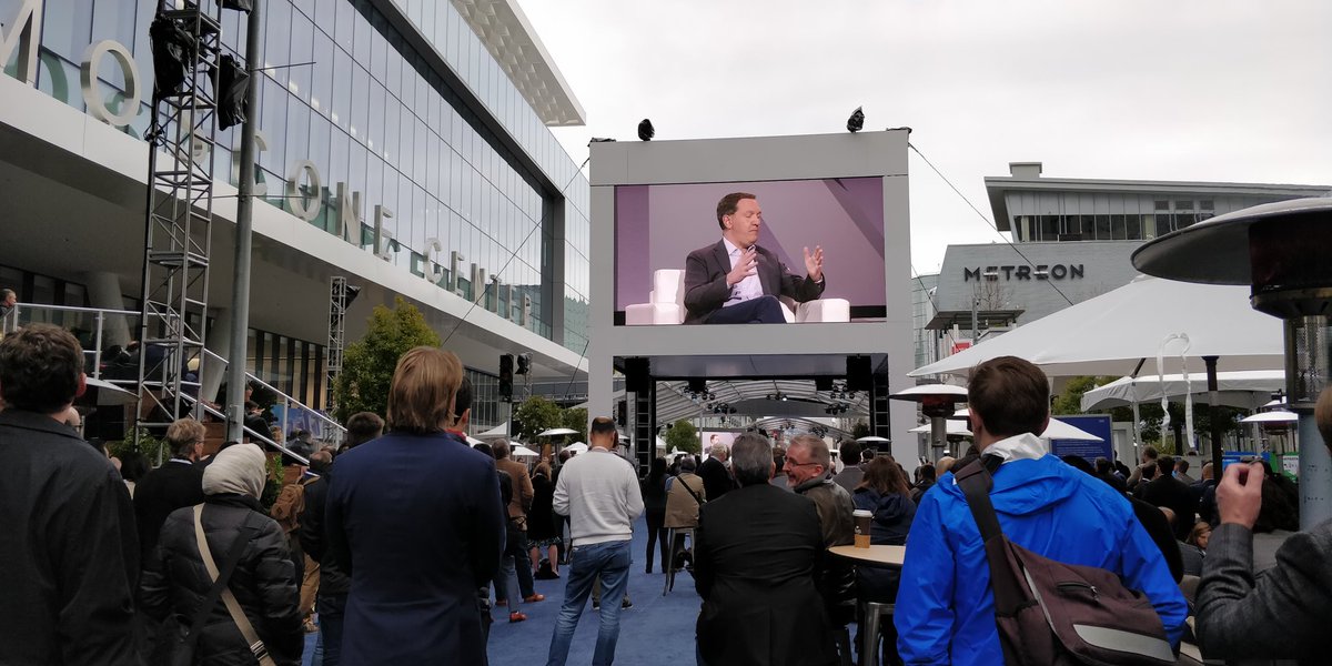 fchameau's tweet photo. Opening keynote yesterday at #Think2019
in SF. Entering digital transformation phase 2, says IBM chairman Ginny Rometty, relayed by Red Hat CEO.
This is all about AI, Hybrid Cloud integration, Kubernetes strategy, which all rely on APIs. @SocieteGenerale on the right path thus ! https://t.co/eAJKBgOO92