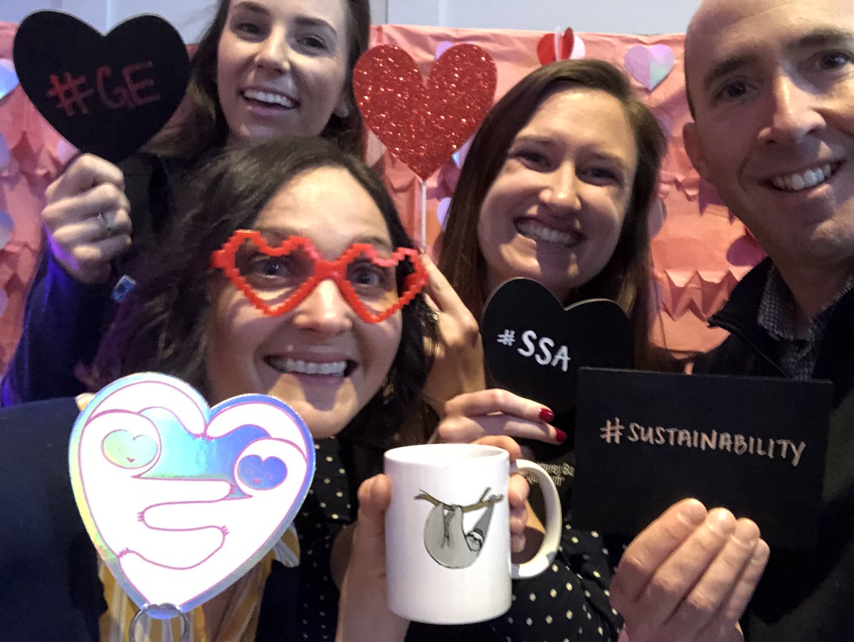 drosenberg_AQ's tweet photo. This morning was a fantastic celebration of @MontereyAq's partnership with SSA Culinary and Retail. Way to put on a groovy #BorgsteadtsDay! #sustainability https://t.co/rKsWzZWC00