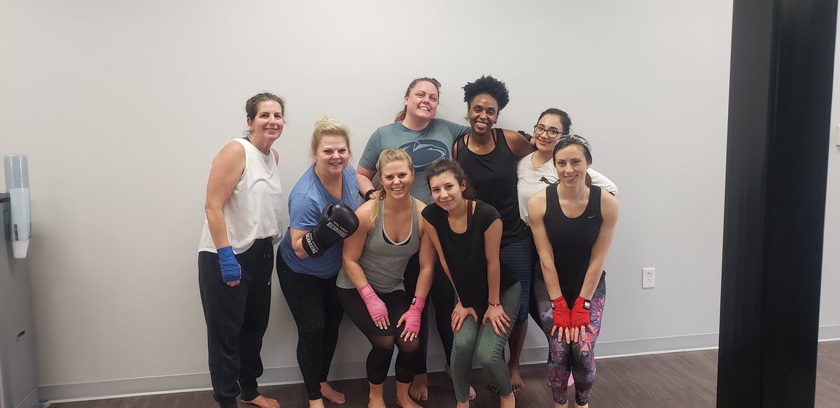 RealHellAkitty's tweet photo. Great kickboxing class with these strong beautiful ladies ! 
#tfkknox #kickboxing #Knoxville https://t.co/wpHyePhhlQ