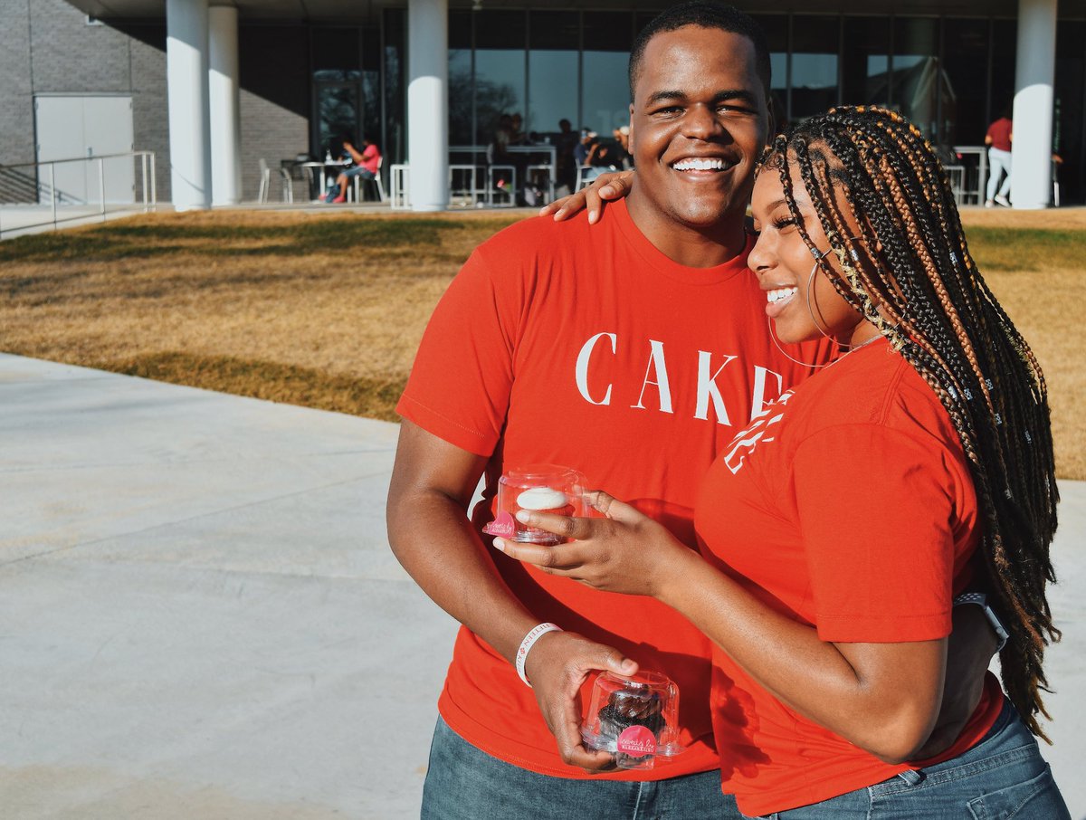 SweetsbyAl's tweet photo. More Cake, More Love. ๐โค๏ธ #ValentinesReady #NCAT #ElementsAtNCAT @Boujiekaila @ChadTheAbstract https://t.co/CVEOO5Ie09
