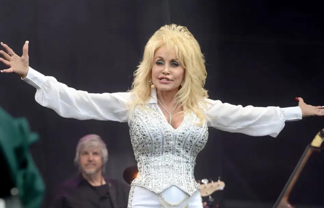 Dolly Parton just teased what might be the collaboration of the century htt...