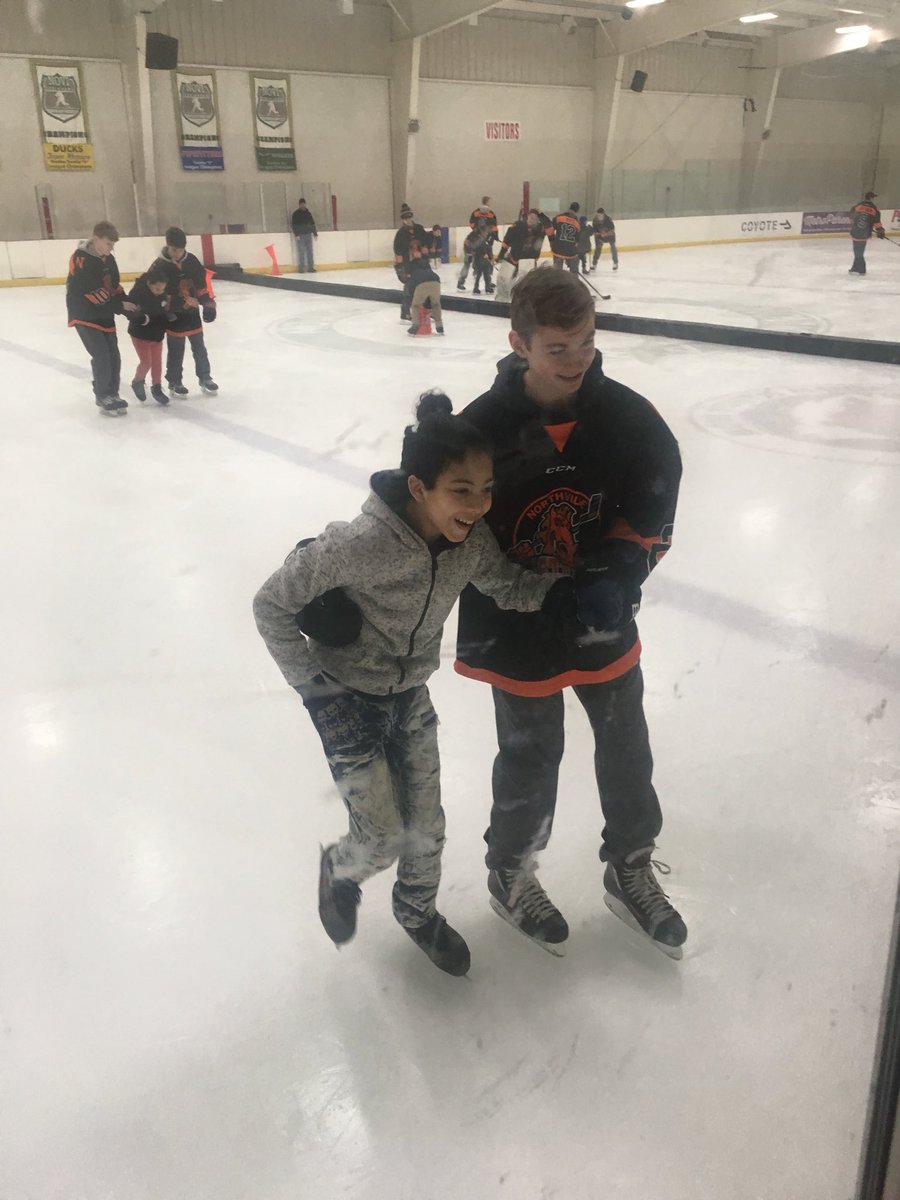 missbecker17's tweet image. First day skating and we are crushing it! #DPSCDProud @NeinasKnights @Dr_Vitti #CountDay