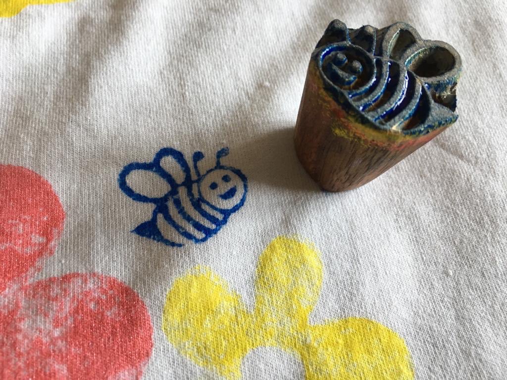 What’s Hand Printing? We use brushes, paints, dabbers, stencils and wooden blocks. Learn lots of skills
Call to book 0203 326 1160