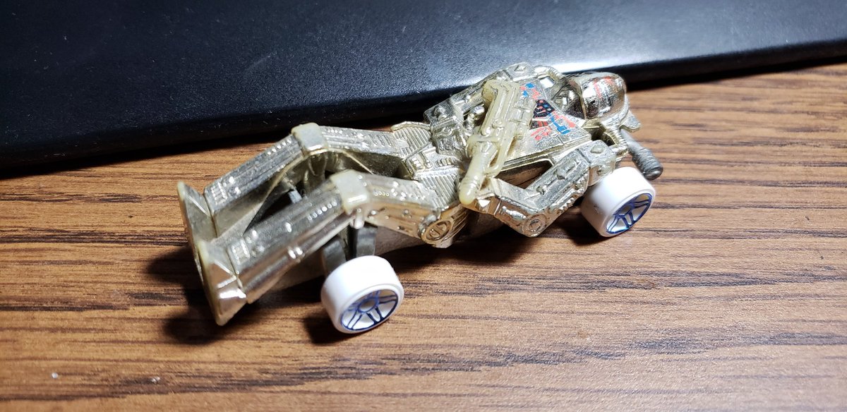 TribbleProblem's tweet image. New wheels for an old car dug out of the sandbox some dozen years ago. I'm not sold on the white. Looking out gor better.
