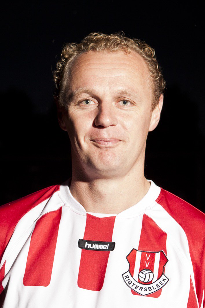 Rigtersbleek's tweet photo. Tom Slotman volgend seizoen hoofdtrainer van JO19-1: https://t.co/c7HntuPd71 | #rigtersbleek #enschede #voetbal #trainer https://t.co/5pkC8N3PU7
